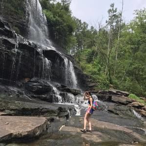 Meet your Posher, Laura